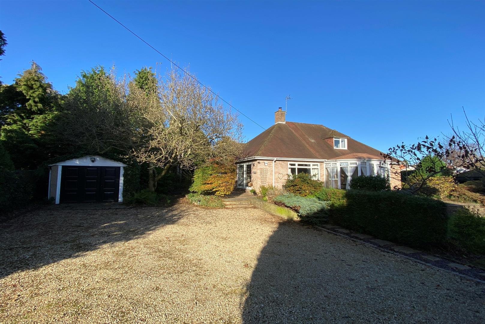 3 bed property in Chaddesley Road, Kidderminster